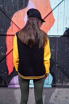 Фирменный бомбер